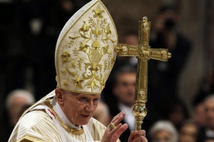 Why Benedict XVI continues to be the Vicar of Christ?